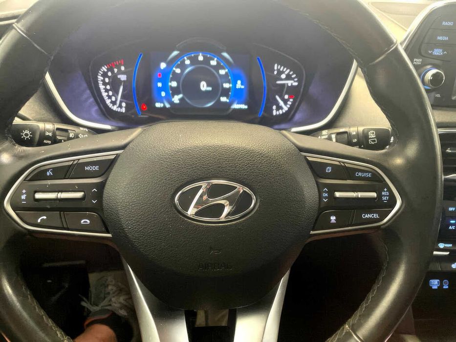 Hyundai Santa Fe SEL      2020