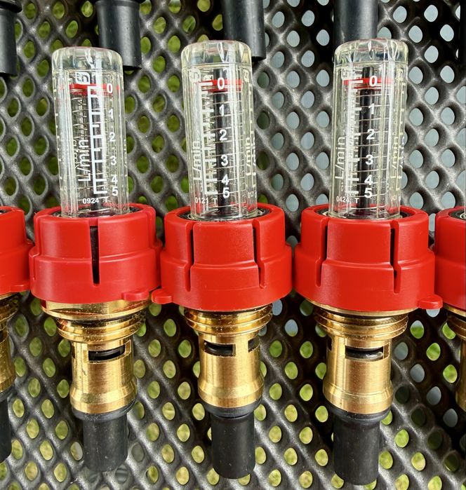 12 sztuk Rotametr mosiężny Taconova 0–5 l/min przepływomierz do rozdzielacza podłogówki