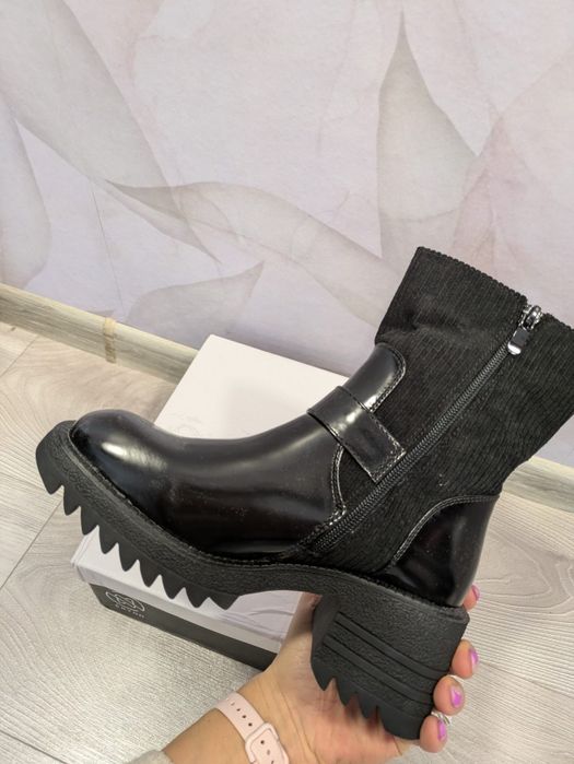 Czarne ocieplane kozaki 39 nowe