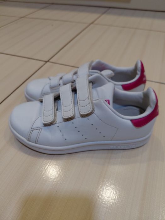 Кросівки Adidas для дівчинки
