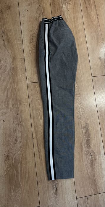 Spodnie Zara XS.