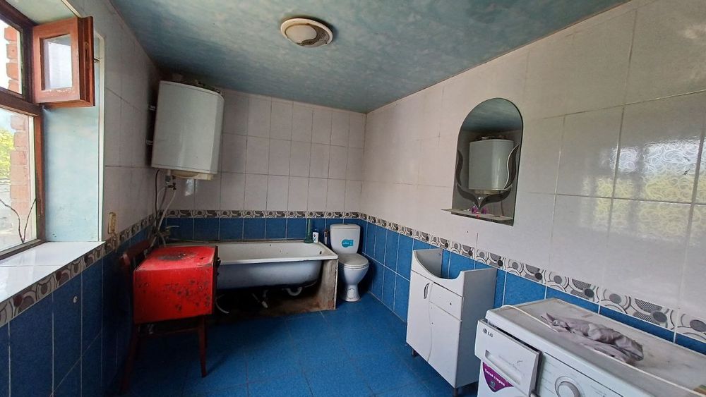 Продаж будинку в с. Озерна з виходом до річки