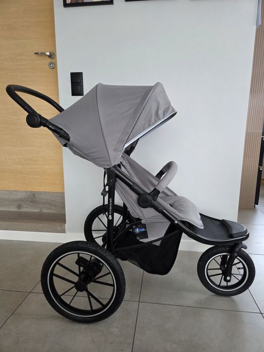 Kinderkraft Helsi 2  terenowa spacerówka z pompowanymi kołami