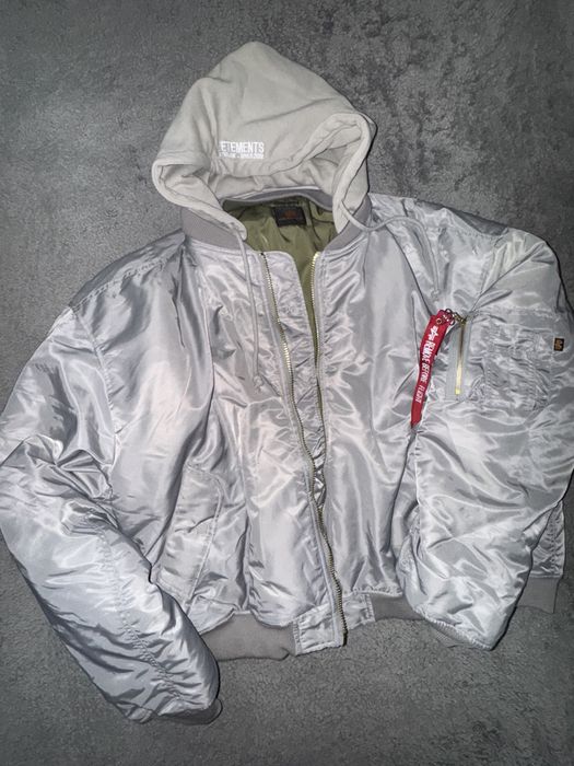 Бомбер Vetements x Alpha Industries