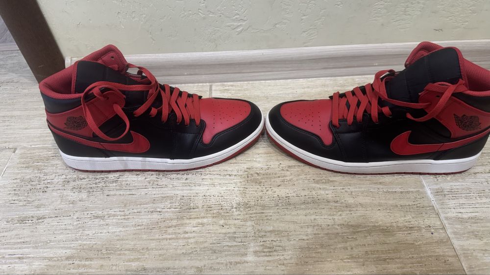 Nike air jordan 1 mid