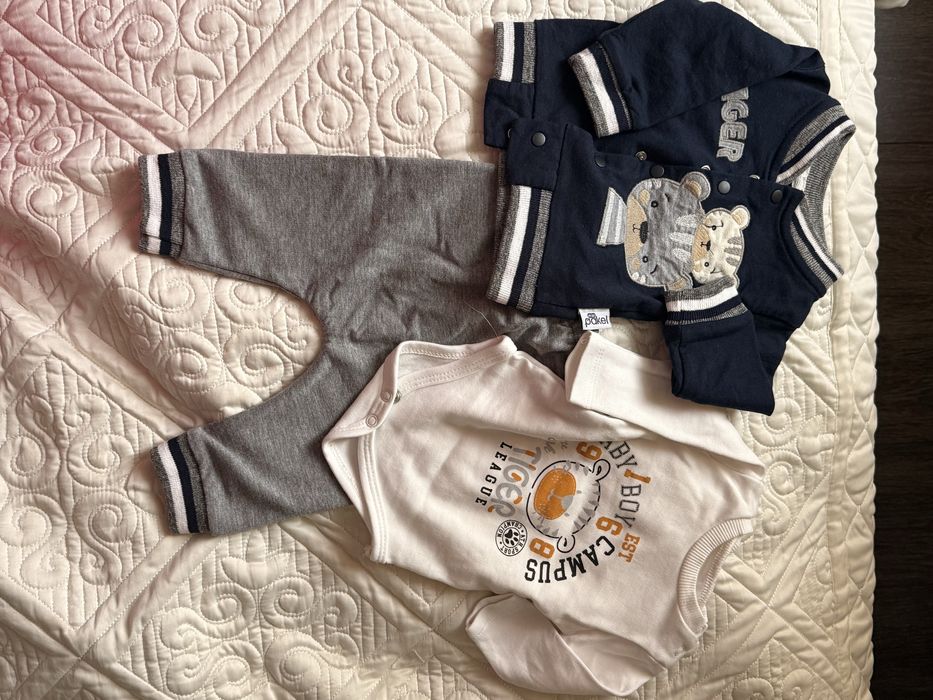 Одяг на хлопчика 0-4 міс. Новий костюмчик