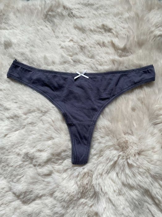 Fioletowe stringi XS