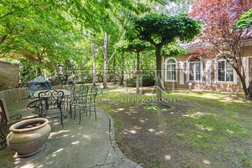 Будинок 2 поверхи/460м2/16 соток в Петропавлівській Борщагівці