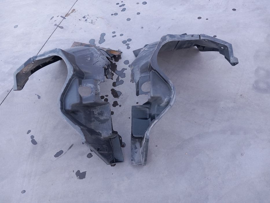 Cave de rodas da frente Mitsubishi Canter
