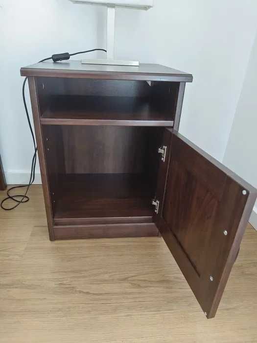 Mesa de cabeceira Ikea marrom
