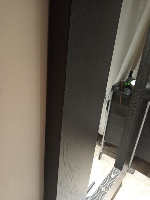 Lustro z ramą drewnianą