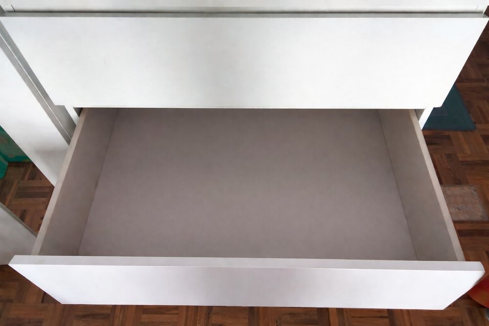 Armário gaveteiro cómoda MALM branca