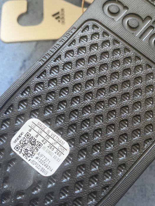 Шльопки Adidas