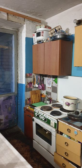 Продаж. Кімната в гуртожитку, Майдан Польовий