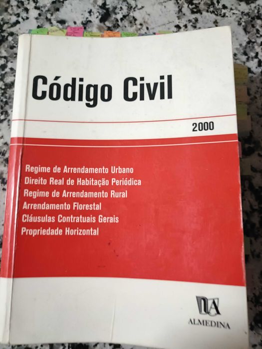 Lote de 10 livros diversos Direito