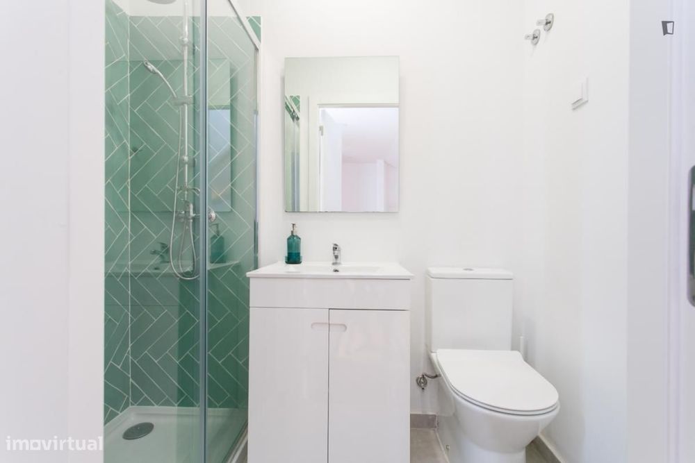 Quarto - localizado em Anjos Lisbon