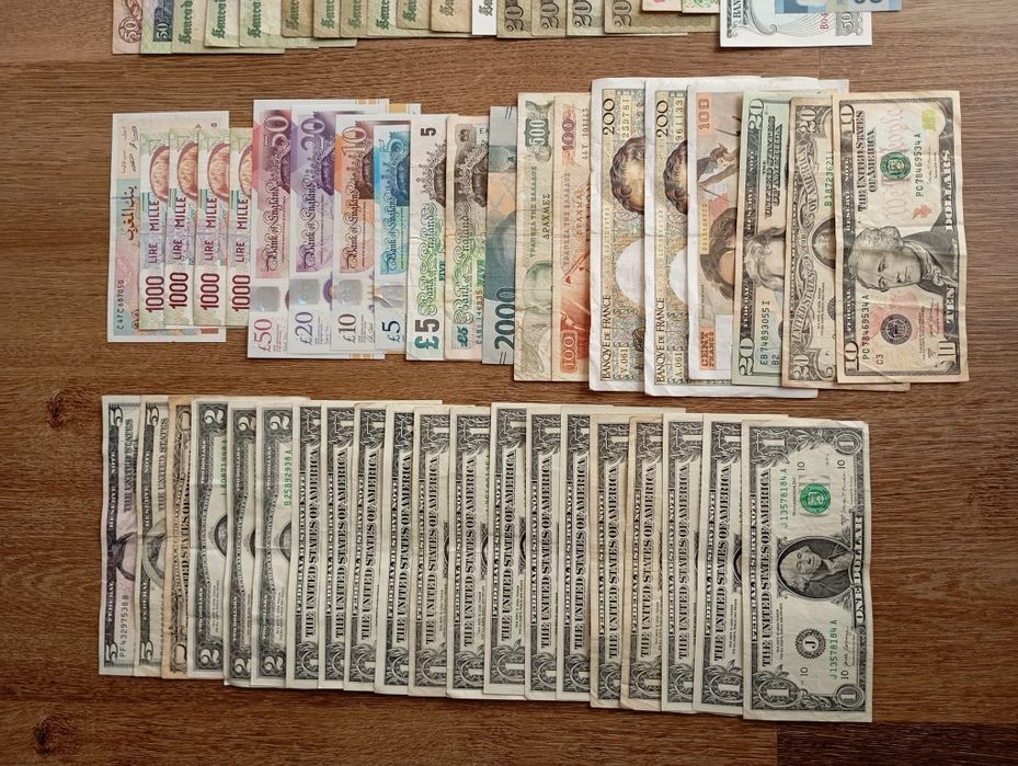 Colecção de 173 Notas do Mundo