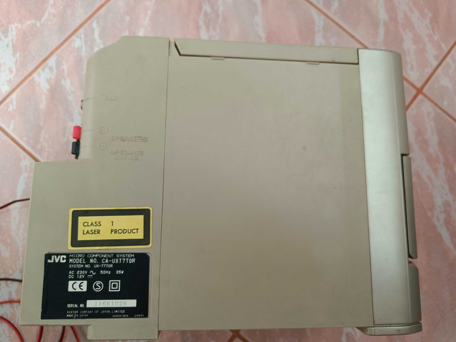 Wieża JVC UX-T770R z kolumnami i pilotem