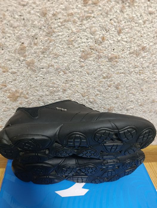 Кросівки жіночі GEOX
