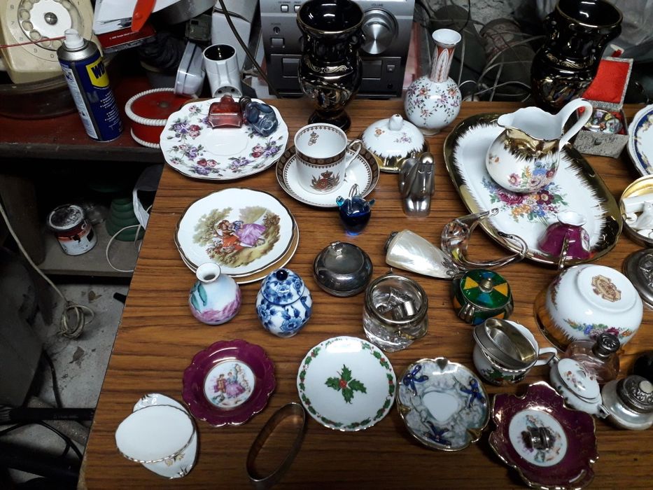 Varias peças de loiça