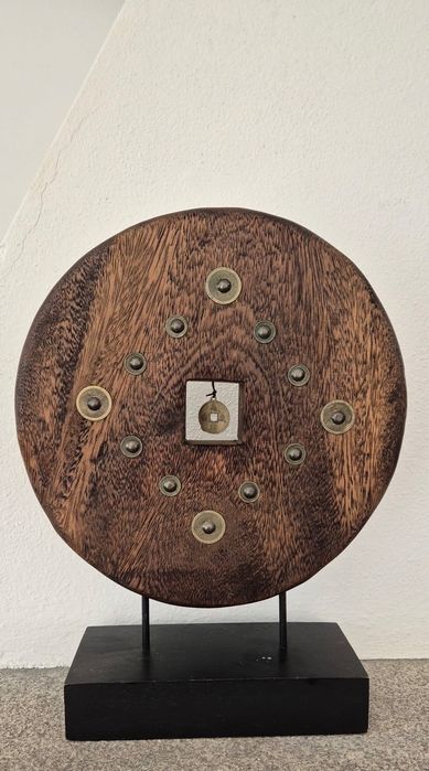 Peça decorativa em madeira