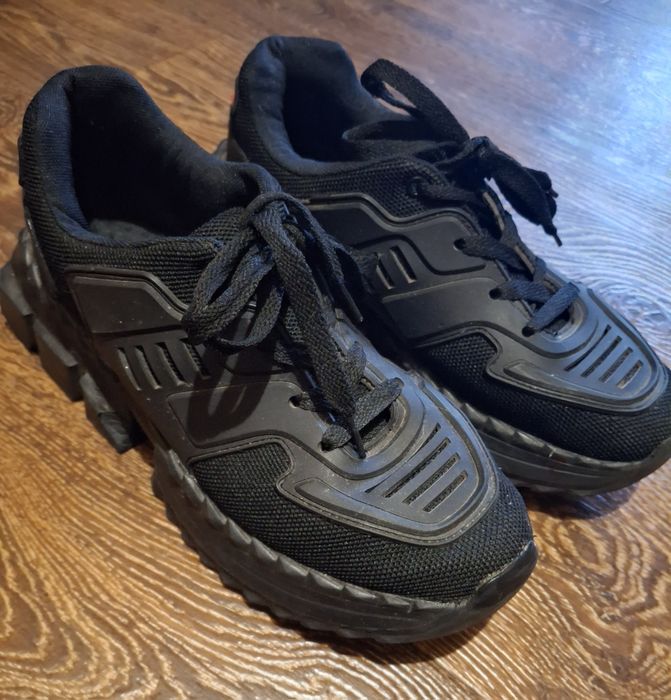 Продам женские кроссовки лето/весна/теплая осень 25,5-26 см