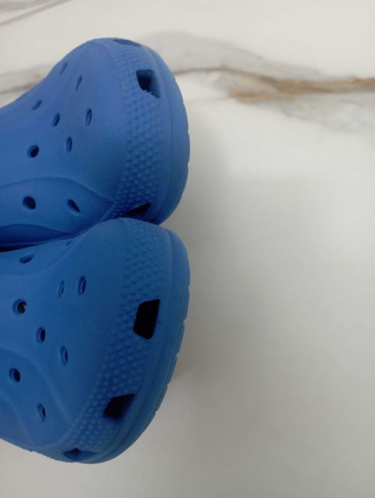 Легенькі Crocs у розмірі 12-13