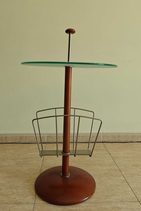 Mesa porta-revistas, bonita e moderna