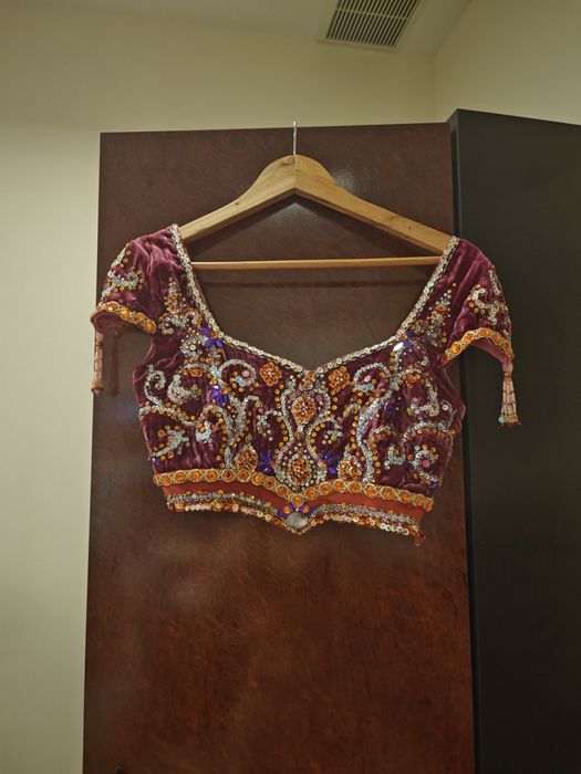 Різноманітні костюми для східних та бальних танців