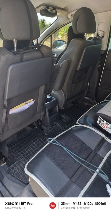 Peugeot 5008 de 2015 com motor avariado