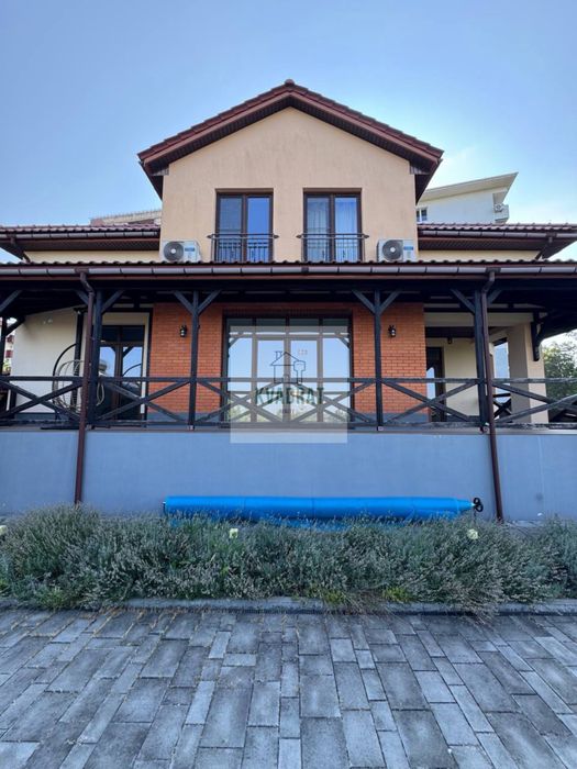 Продам готовий будинок з басейном, р-н індустріального коледжу