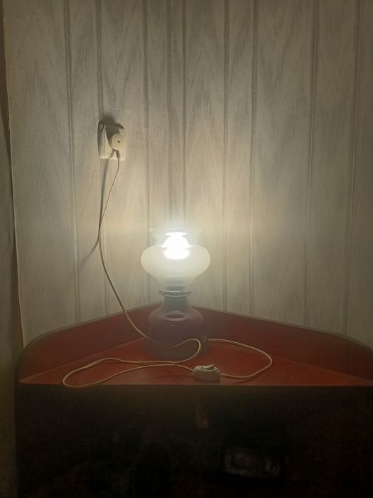 Прикроватный светильник