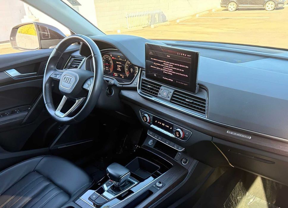 Audi Q5      2021