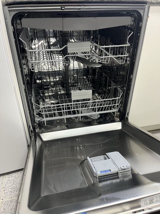 Máquina de Lavar Louça Beko - Como Nova