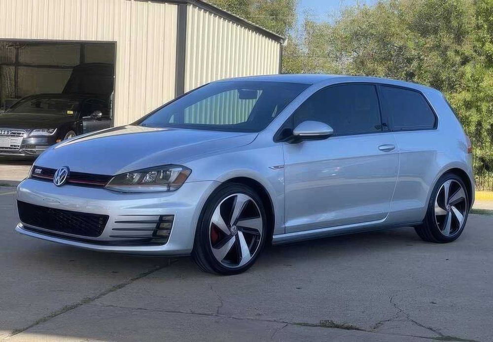Volkswagen Golf GTI SE      2015