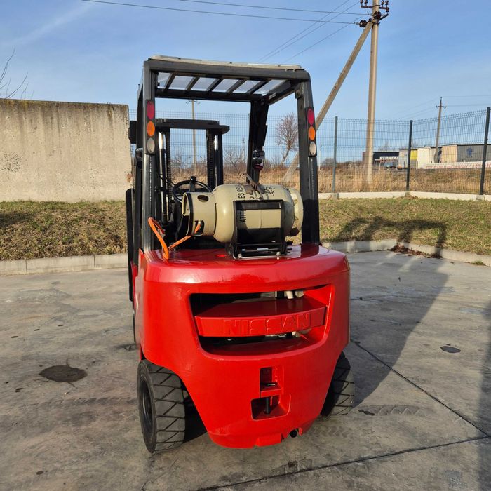 Погрузчик Nissan 2.5тон 2008р