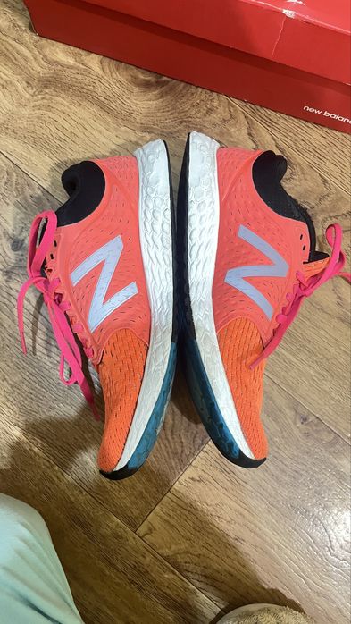 Жіночі кросівки New balance