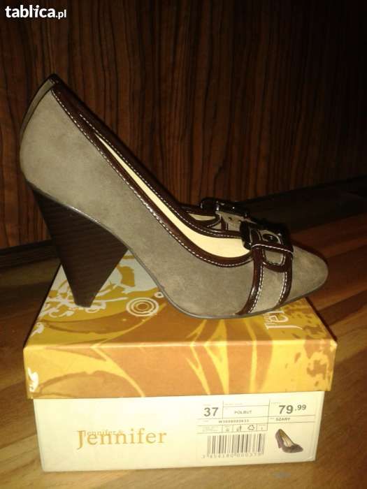 Buty na obcasie CCC tanio