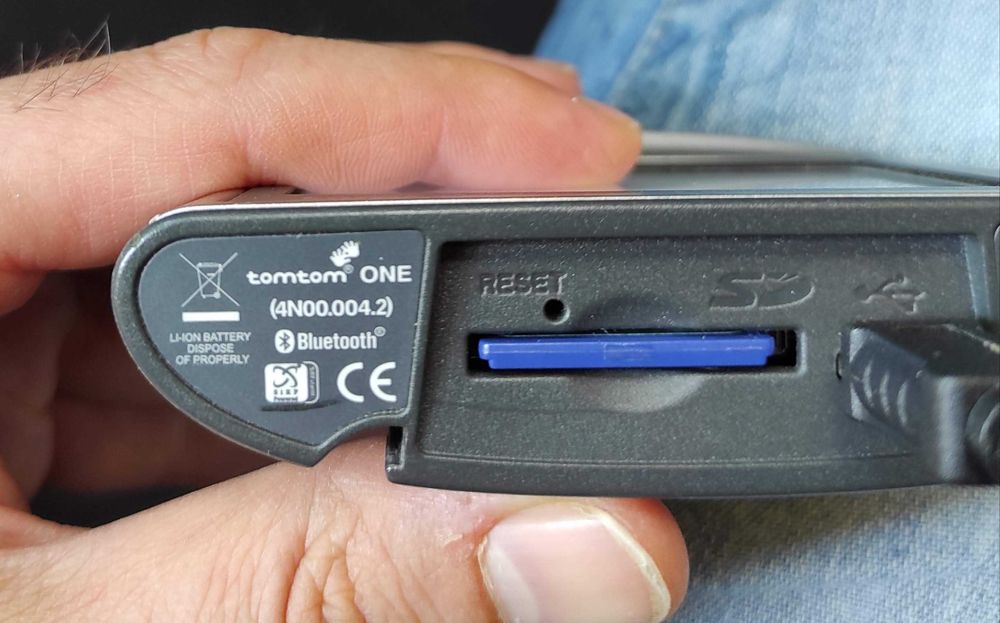 GPS TomTom One com cabo