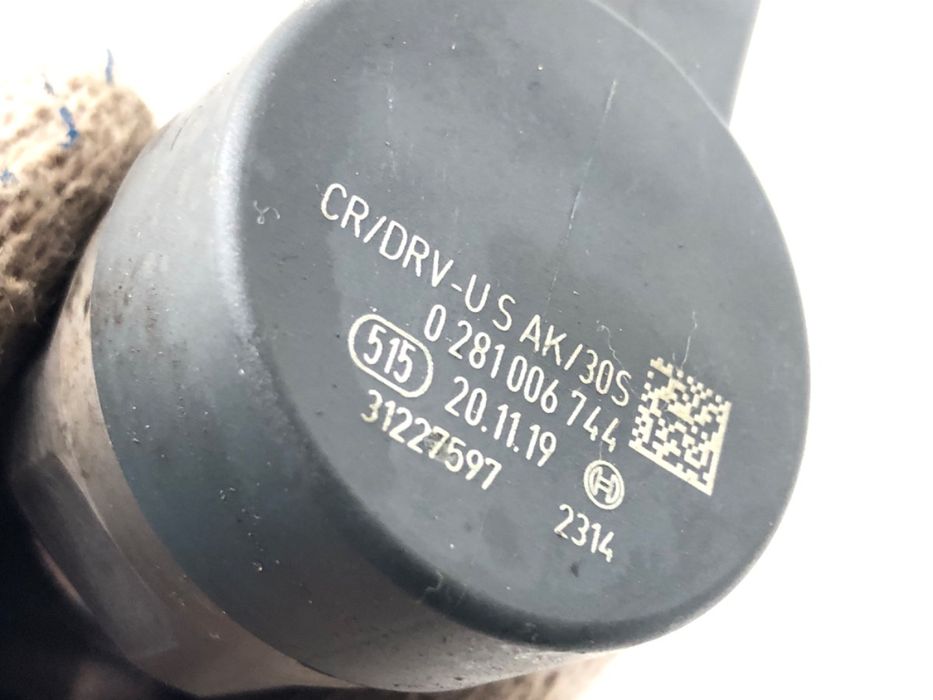 LISTWA WTRYSKOWA BMW G05 8588885 3.0 400KM