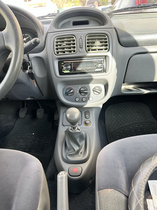 Renault Clio 1.2 / Ar condicionado