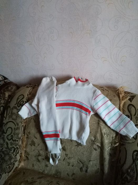 Продам дівчинки костюми ,комплекти . .