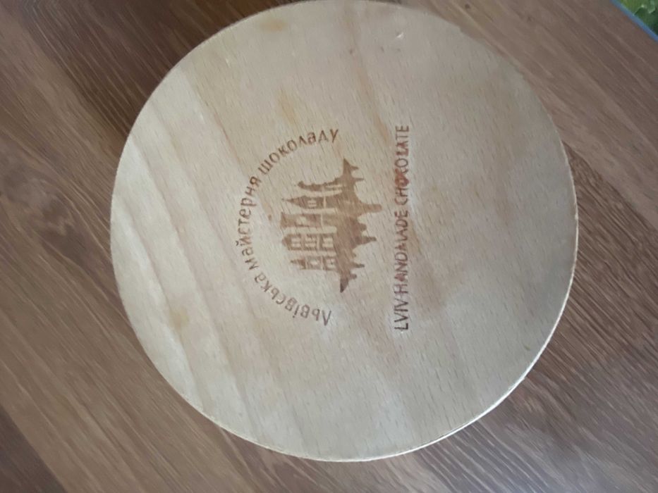 Коробка деревянная .