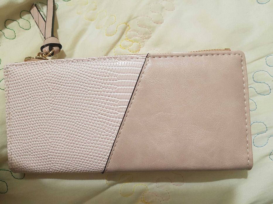 Кошельки продаю новые