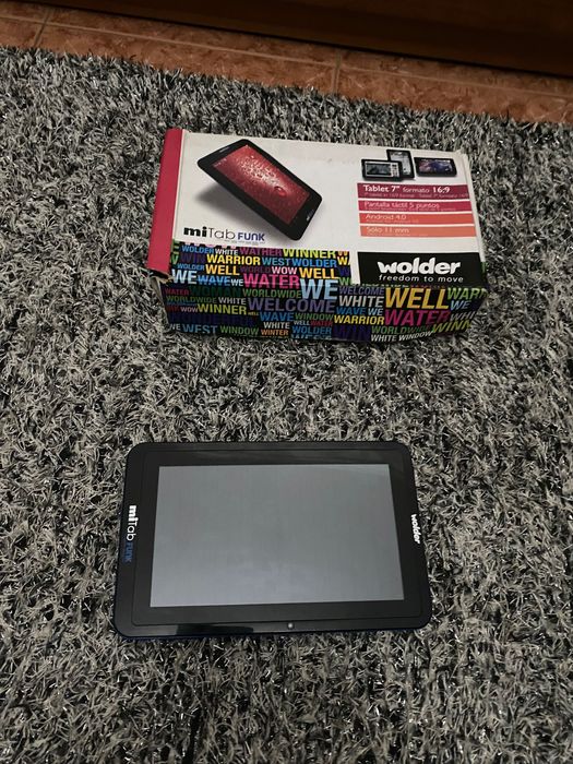 2 telemóveis e um tablet