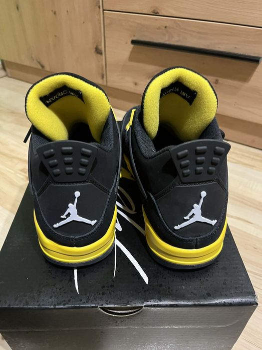 Air Jordan 4 Retro Yellow Thunder