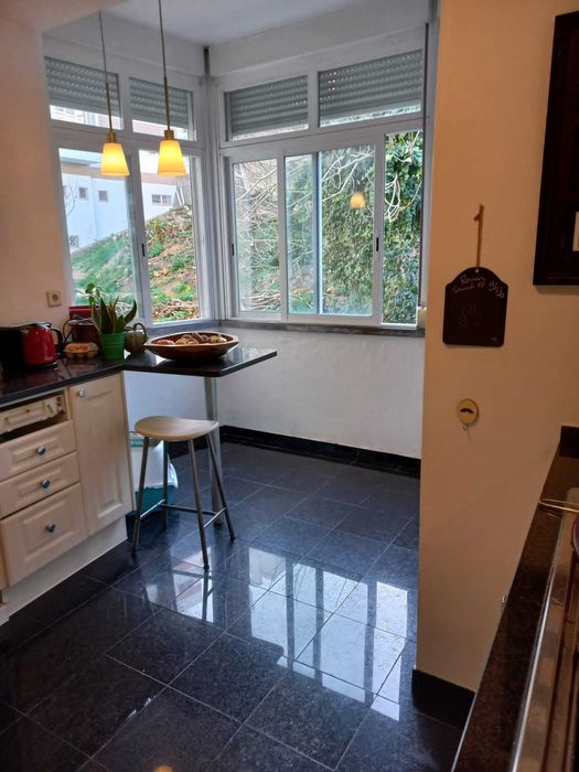 Vendo T2  perto da praia Estoril