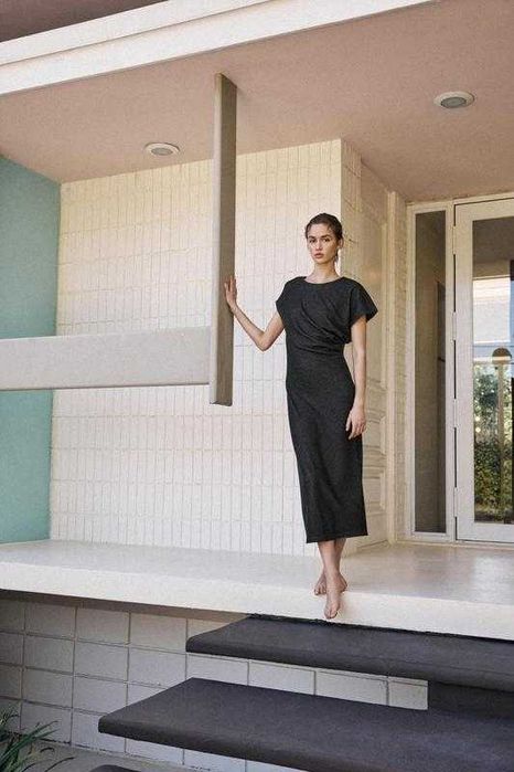 Платье zara m, l драпировка, деми  зима вискоза с начесом