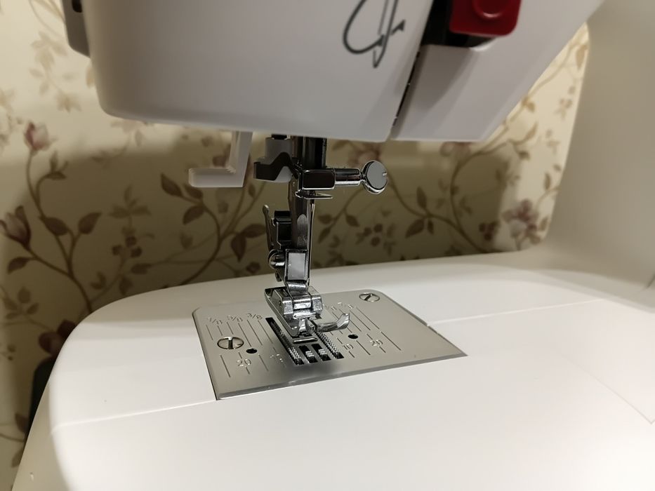 Швейна машина Necchi