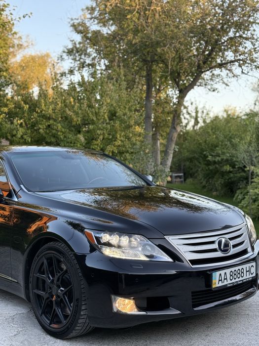 Продам lexus ls 600 hl